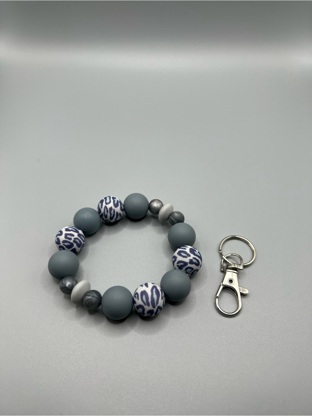 Grey & White Leopard Bead Keyring Bracelet - Handmade - K0007C